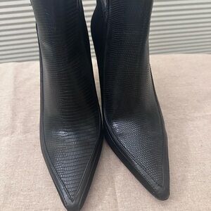 Louise et Cie Black Textured leather suede side gold zipHeeled Boots Brand New!